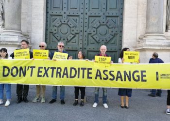 Assange, la Fnsi in piazza con Amnesty: «L’estradizione sarebbe una condanna per il diritto di cronaca»