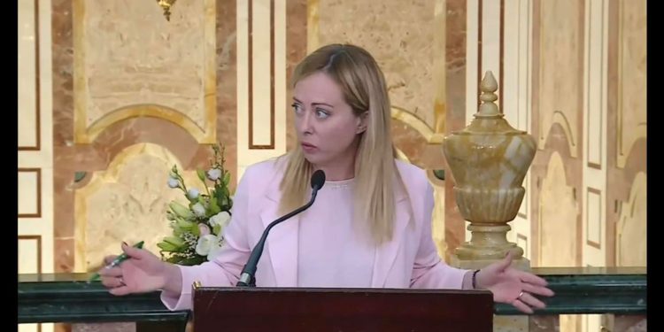 #NoJournalistsNoNews – Nuovo caso alla press conference di Tunisi. Alg: in assenza di giornalisti le conferenze stampa non diventino notizie