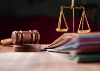 Processi: il divieto a riprese e foto in aula rischiano di minare la corretta informazione. Il sindacato chiede una maggiore disponibilità