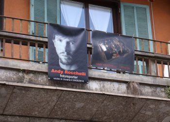 “10 anni senza Andy” per ricordare Andrea Rocchelli una sua foto all’esterno della ALG