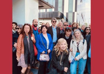 Giornaliste e giornalisti RCS Periodici e Cairo Editori al presidio Slc-Cgil per la giornata di sciopero dei poligrafici