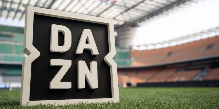 Dazn lancia il nuovo palinsesto ma dimezza i giornalisti