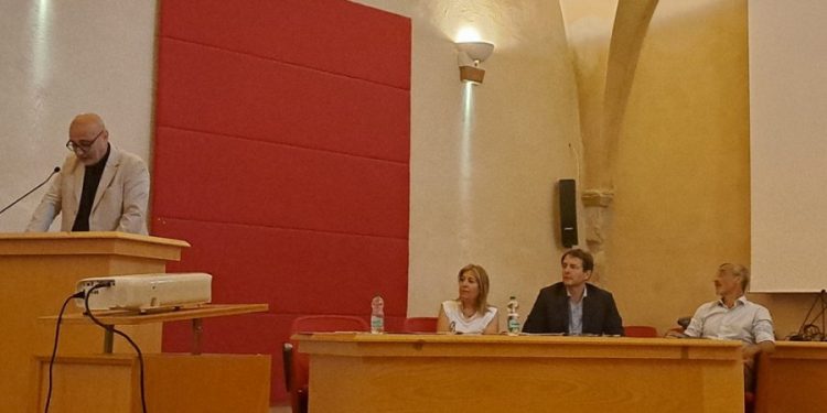 Assostampa Basilicata: «Precarietà e compensi insufficienti, giornalismo lucano in profonda crisi»