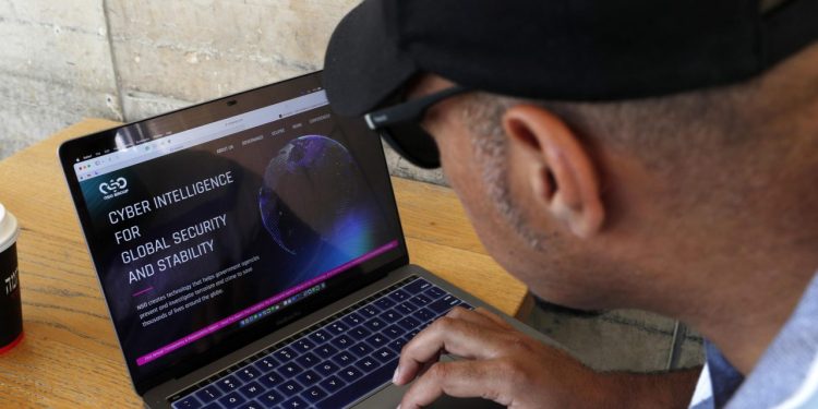 Paragon: la Procura di Roma dispone accertamenti sui cellulari dei giornalisti spiati