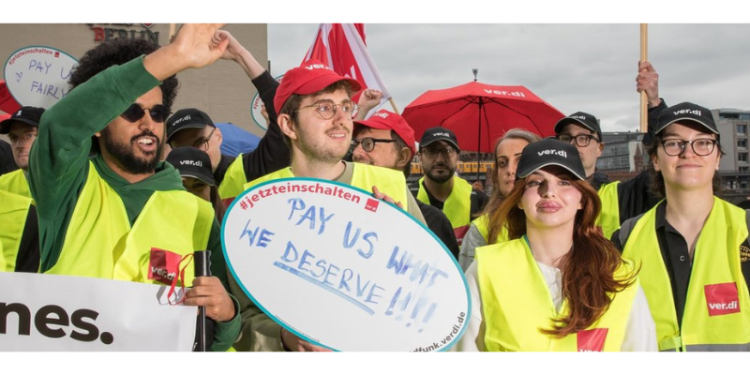 Germany: TikTok workers on strike to secure collective agreement over AI taking their jobs