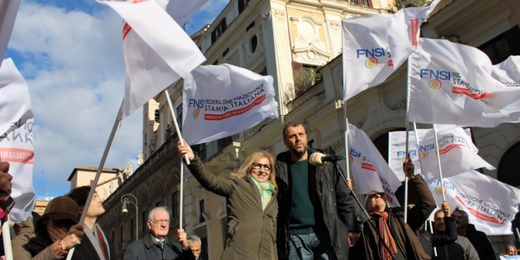 Fnsi in piazza per il rinnovo del contratto Fieg. Il 28 novembre giornalisti in sciopero «perché il nostro lavoro vale»