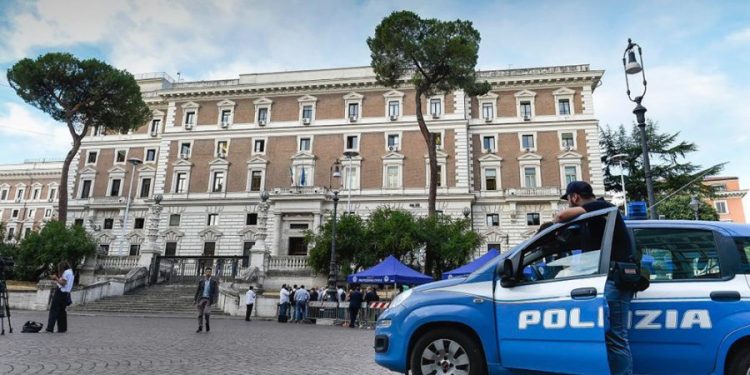 Sicurezza, bozza Viminale: «Aggravante per delitti contro i giornalisti»