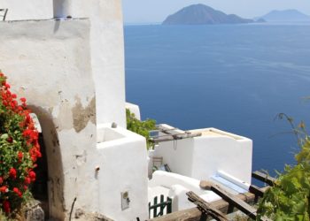 Eolie, non solo vulcani. Sette isole, un mito eterno, un’esperienza che resta