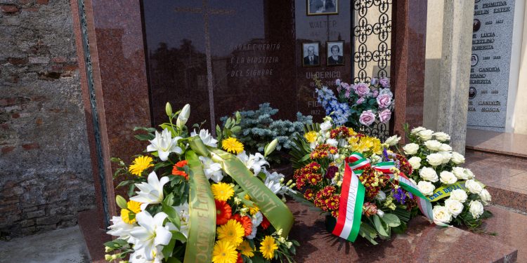 L’Alg ricorda Walter Tobagi al cimitero di Cerro Maggiore