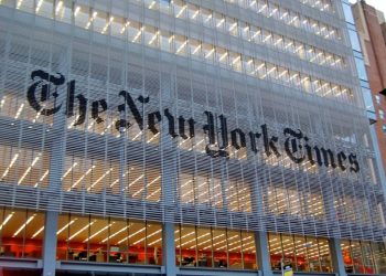 New York Times: «Mandati di comparizione ai nostri reporter per notizie sul nuovo Air Force One»